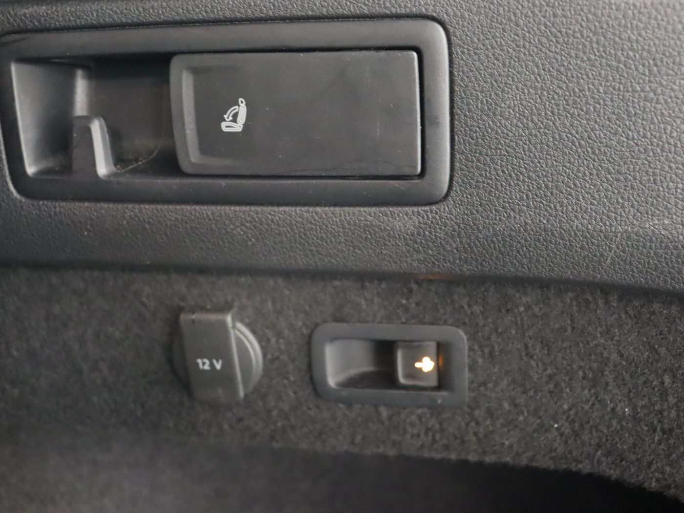 Fahrzeugabbildung Volkswagen Passat Alltrack 2.0 TDI 4Motion DSG |AHK|ACC|PDC
