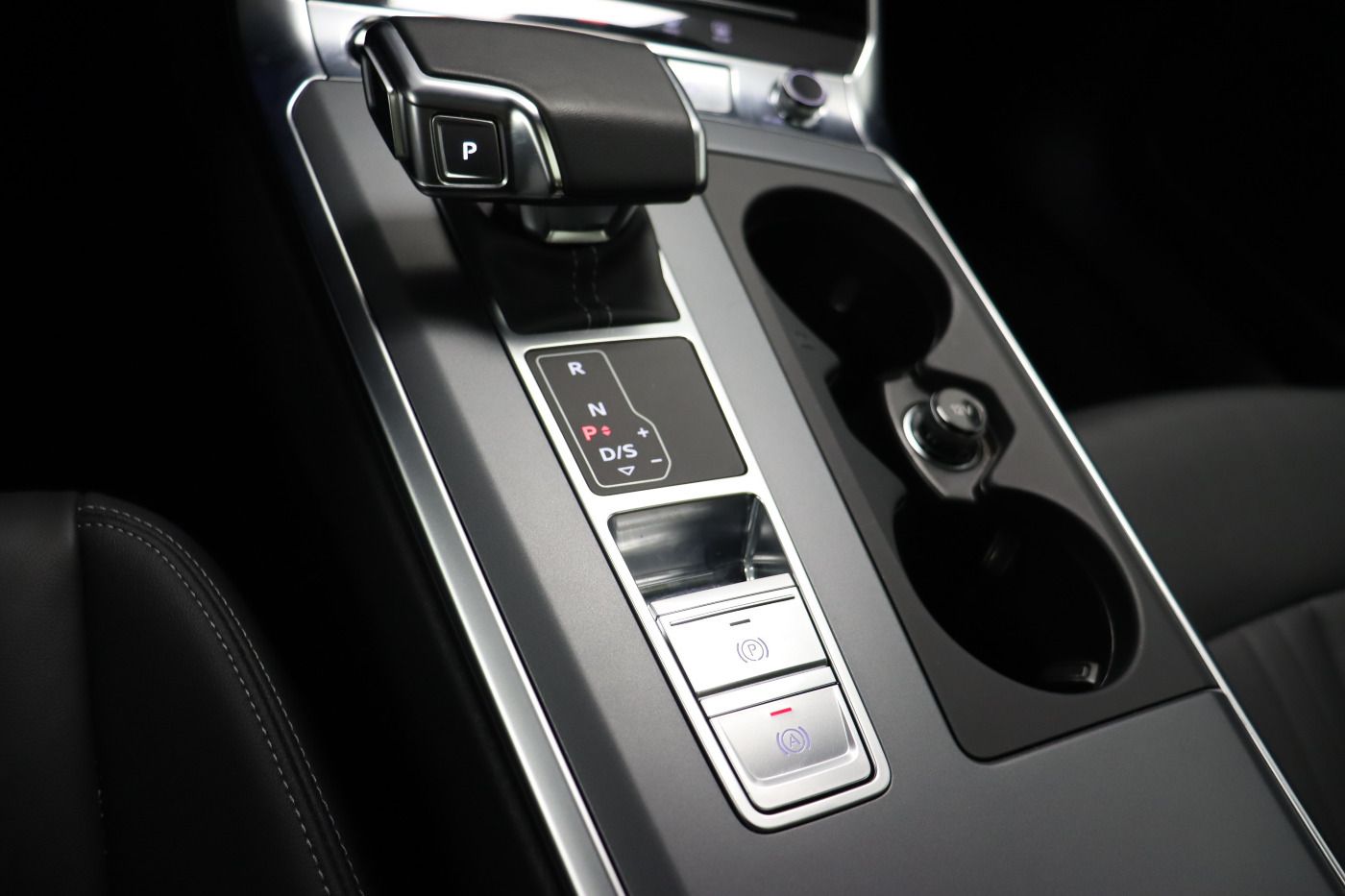 Fahrzeugabbildung Audi A6 Avant 45 TFSI quattro S tronic advanced |Pano