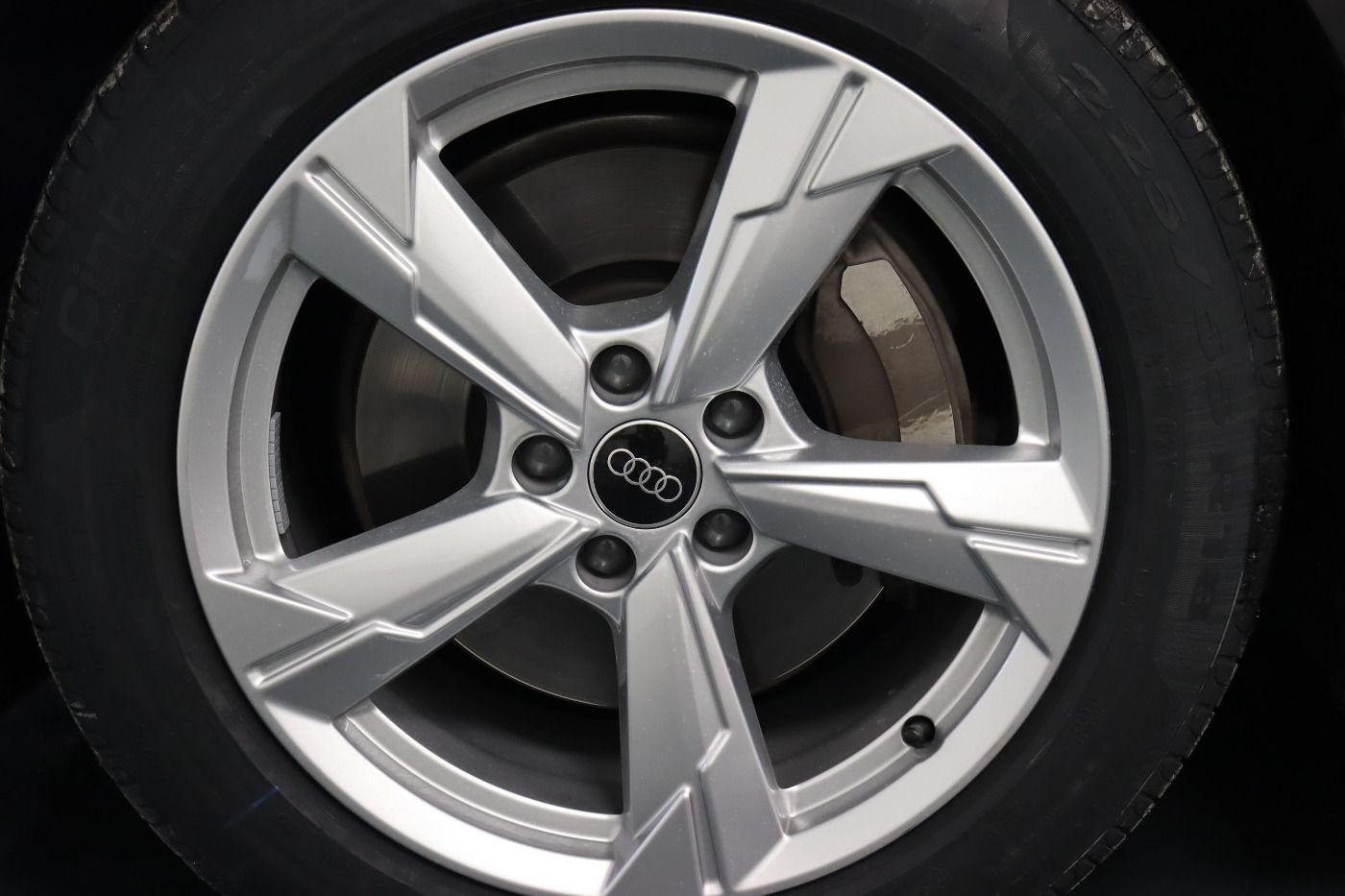 Fahrzeugabbildung Audi A6 Avant 45 TFSI quattro S tronic advanced |Pano