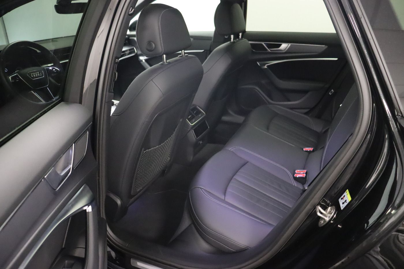 Fahrzeugabbildung Audi A6 Avant 45 TFSI quattro S tronic advanced |Pano