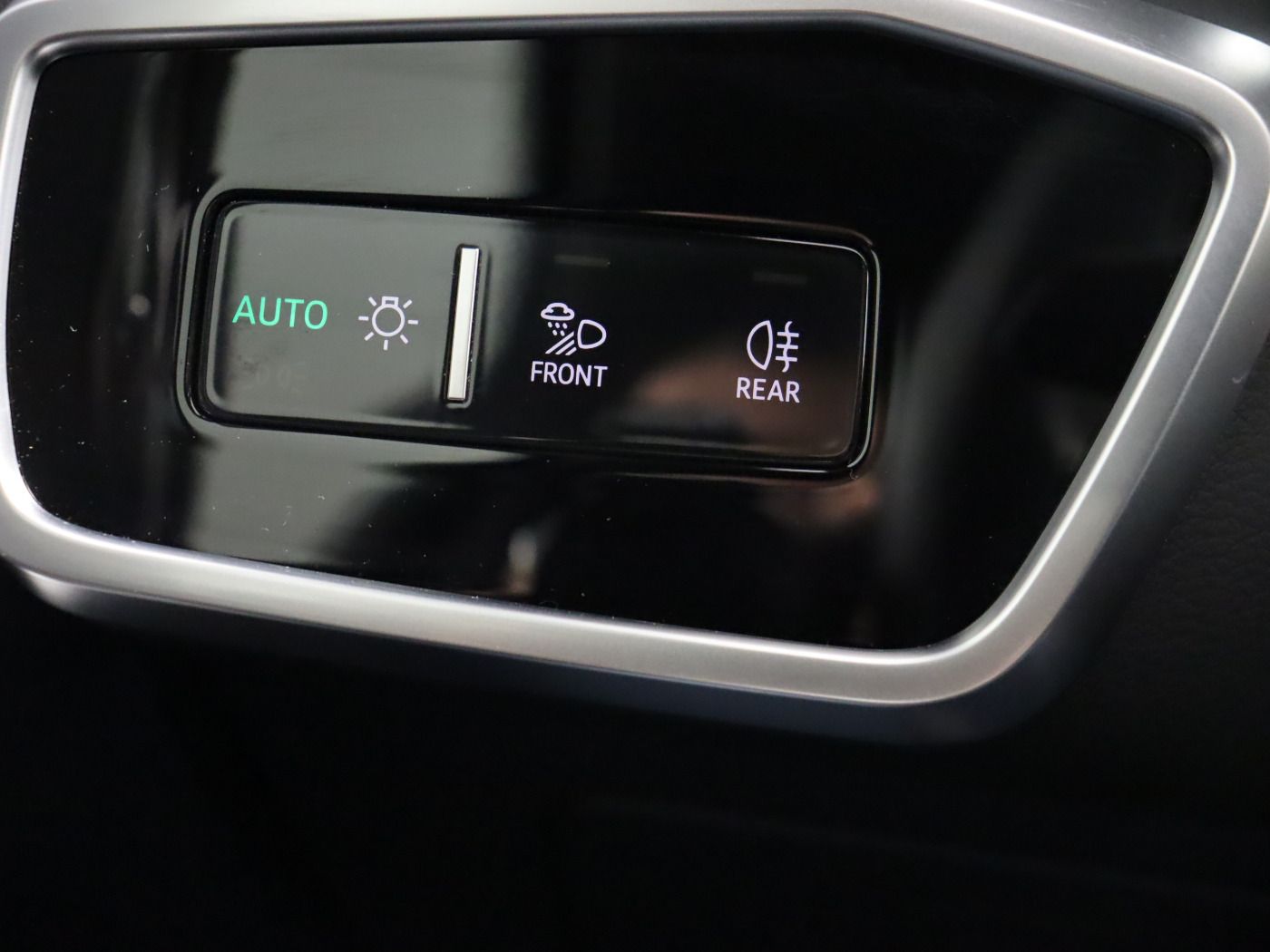 Fahrzeugabbildung Audi A6 Avant 40 TDI quattro S tronic advanced |Pano