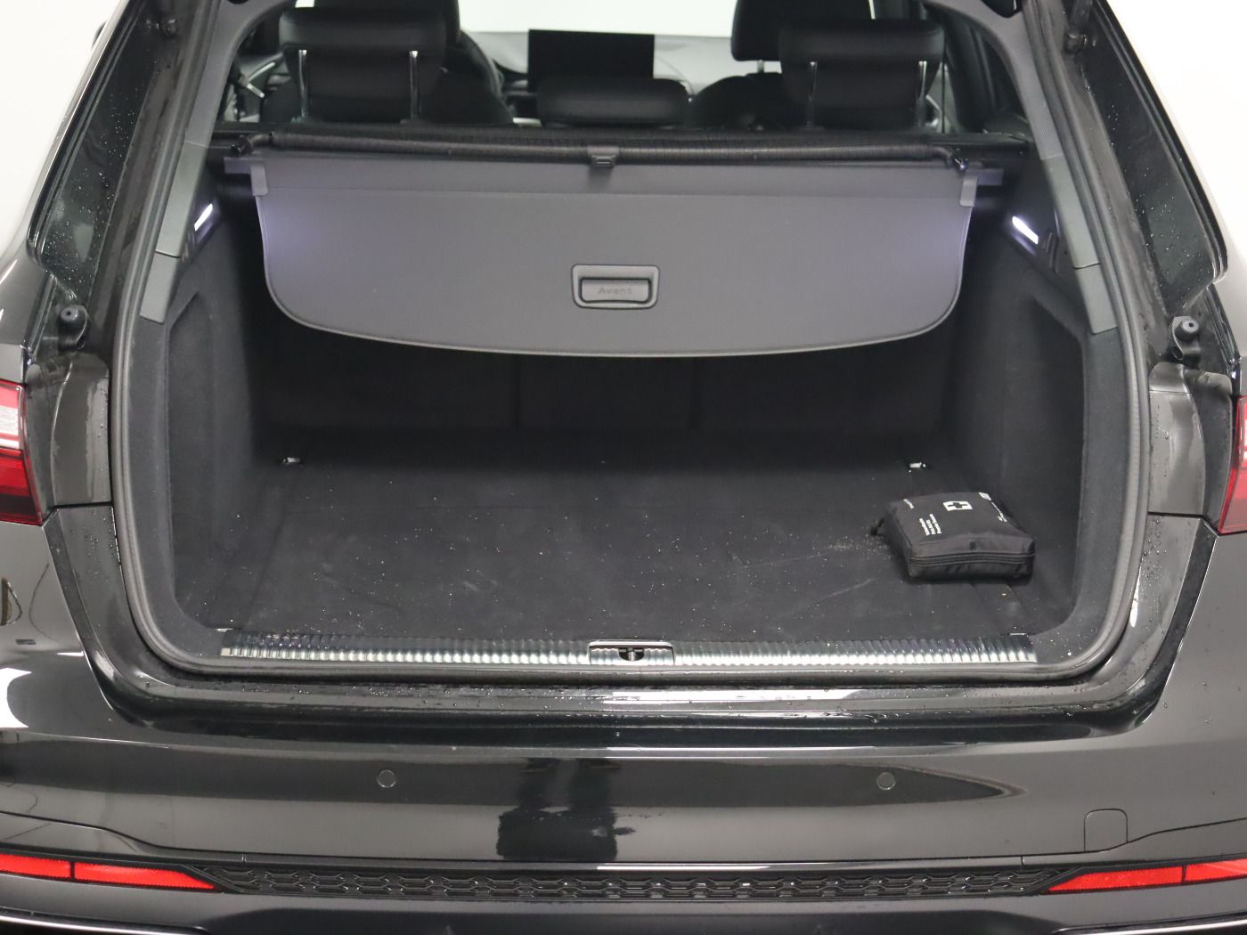 Fahrzeugabbildung Audi A4 Avant 40 TDI quattro S tronic S line |FLA|ACC