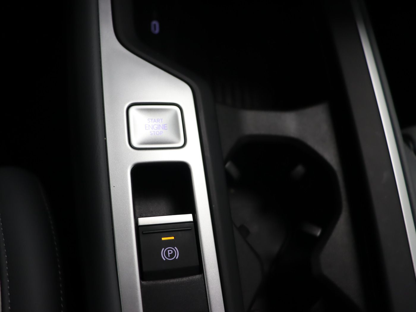 Fahrzeugabbildung Volkswagen Passat Variant 2.0 TDI DSG Business |AHK|Massage
