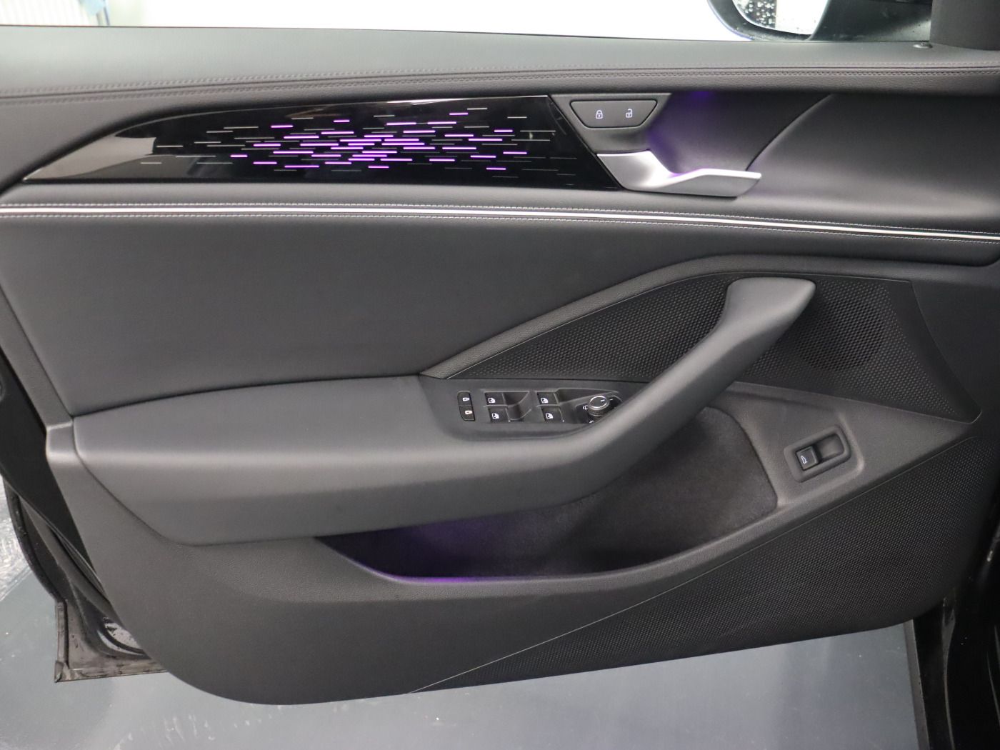 Fahrzeugabbildung Volkswagen Passat Variant 2.0 TDI DSG Elegance |AHK|Matrix