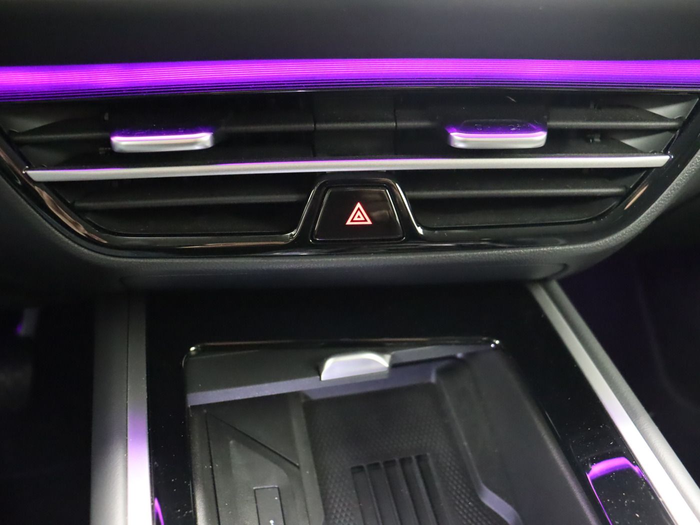 Fahrzeugabbildung Volkswagen Passat Variant 2.0 TDI DSG Elegance |AHK|Matrix
