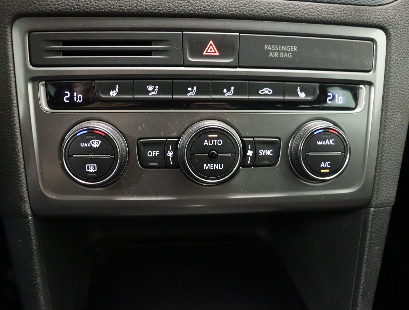Fahrzeugabbildung Volkswagen Golf Sportsvan 1.2 TSI DSG LOUNGE |LM|2xKlima