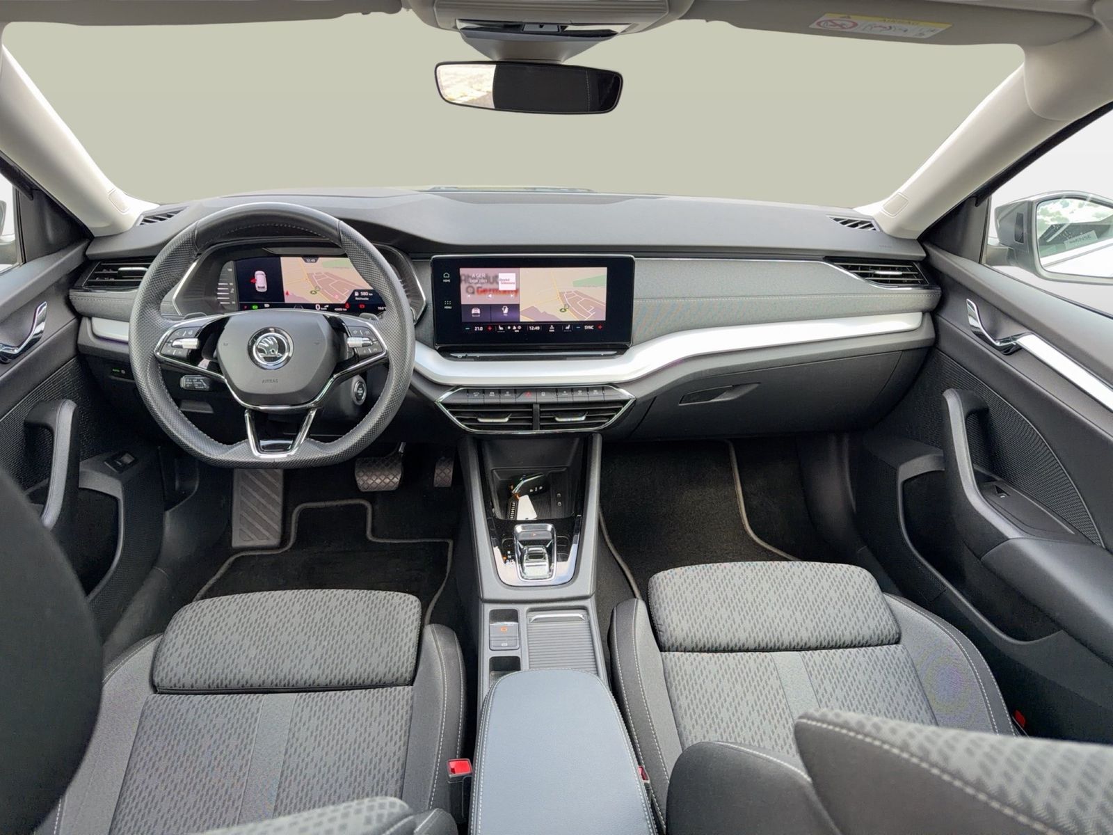 Fahrzeugabbildung SKODA Octavia Combi Style 2.0l TDI 85kW 7-Gang-DSG Mat - mit KI generiert/bearbeitet