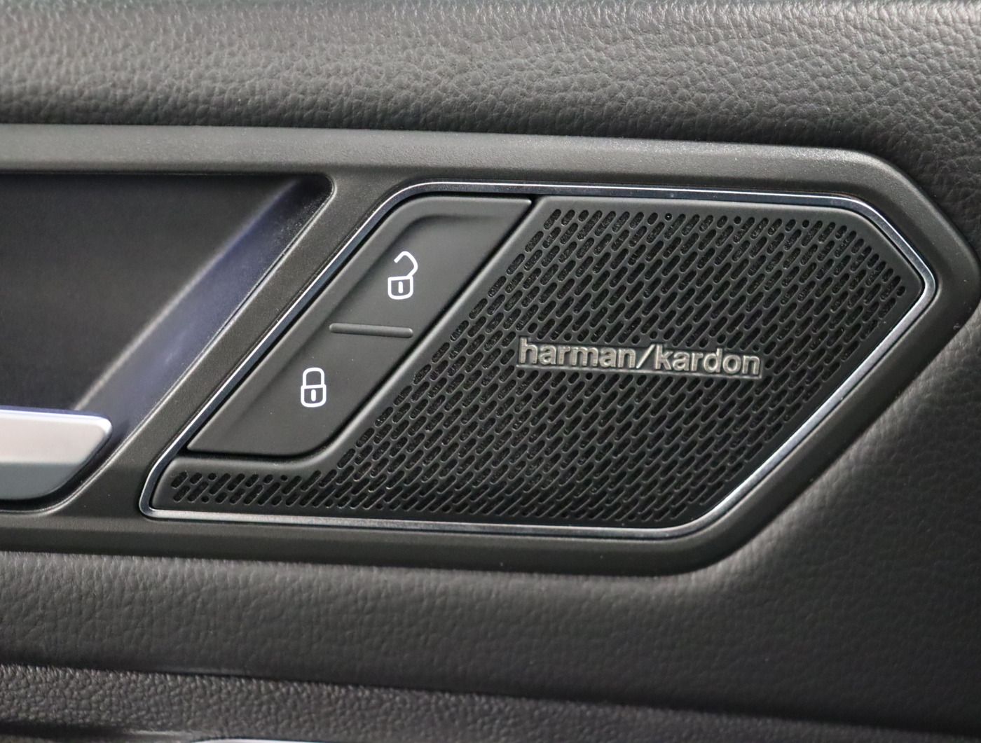 Fahrzeugabbildung Volkswagen Tiguan Allspace 2.0 TSI 4Motion DSG R-Line |AHK