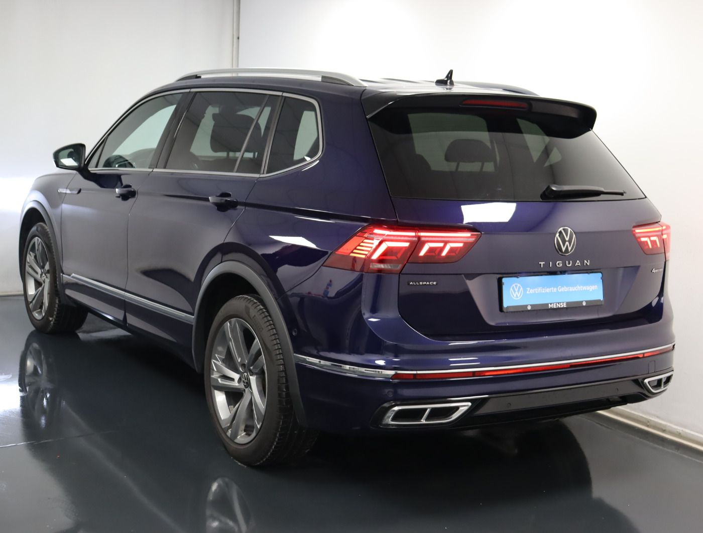 Fahrzeugabbildung Volkswagen Tiguan Allspace 2.0 TSI 4Motion DSG R-Line |AHK