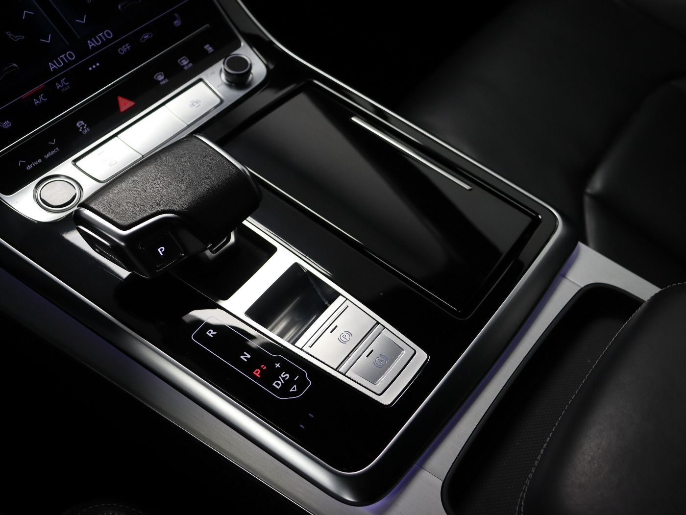 Fahrzeugabbildung Audi Q7 55 TFSI quattro tiptronic S line |Luft|Pano