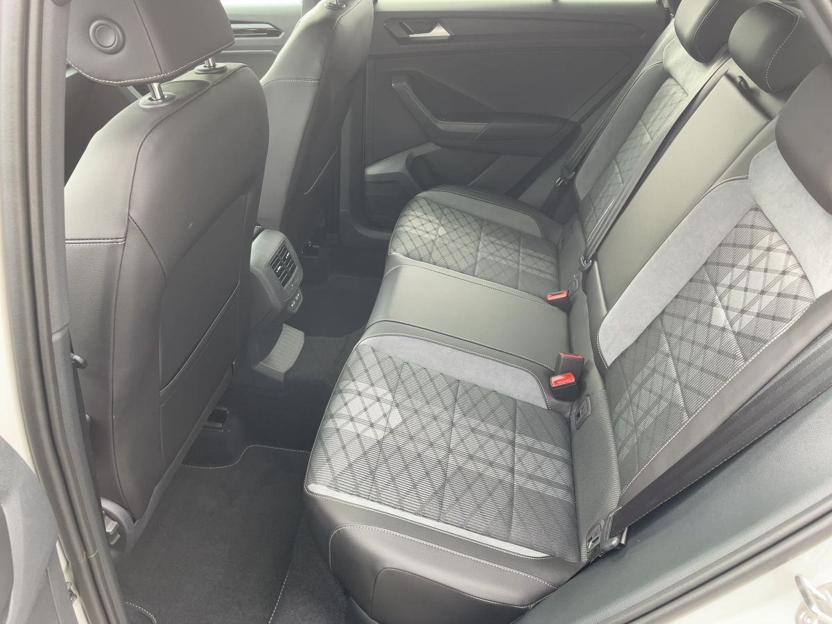 Fahrzeug autohaus mense Fahrzeugabbildung Volkswagen T-Roc 1.5 TSI DSG R-Line AHK BlackStyle eKlappe