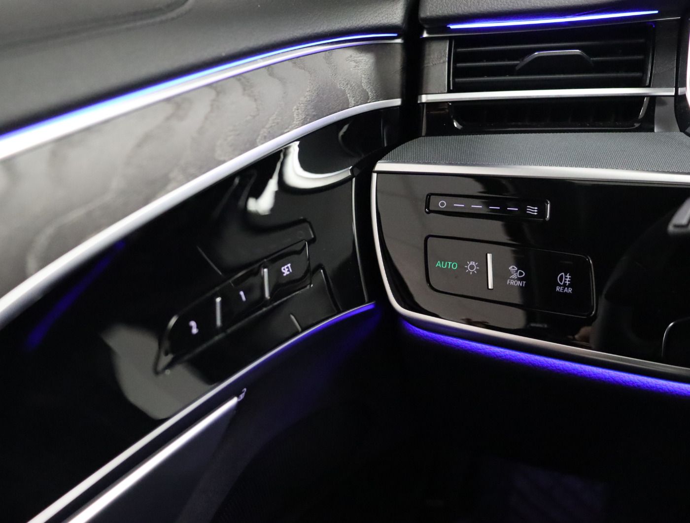 Fahrzeugabbildung Audi A8 50 TDI quattro tiptronic |Matrix|Luft|Pano|LM