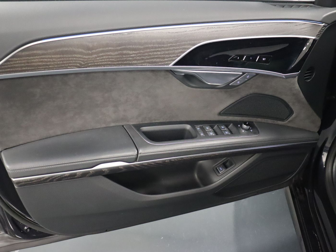 Fahrzeugabbildung Audi A8 lang 60 TDI quattro tiptronic |Matrix|Pano|LM