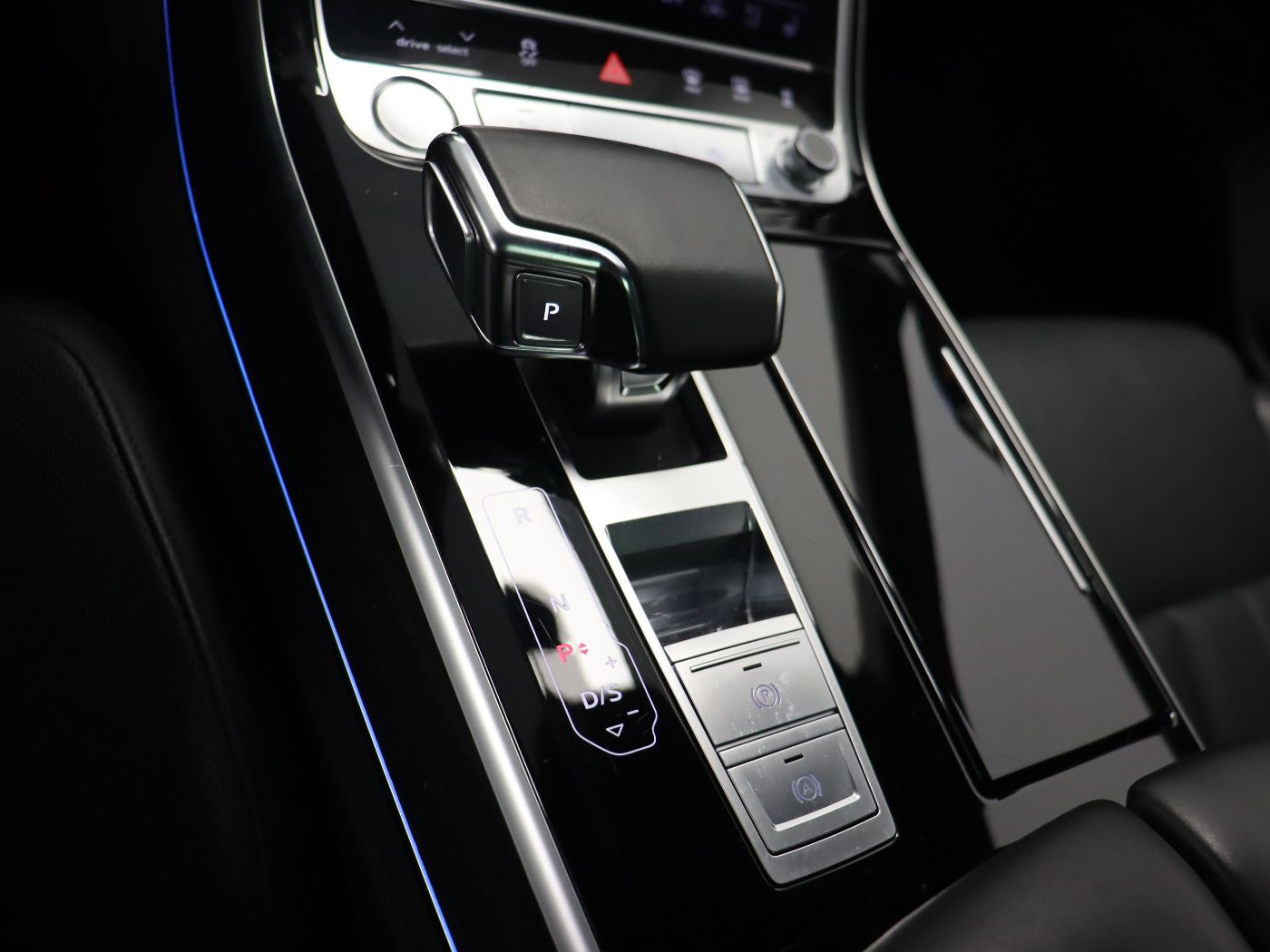 Fahrzeugabbildung Audi A8 lang 60 TDI quattro tiptronic |Matrix|Pano|LM