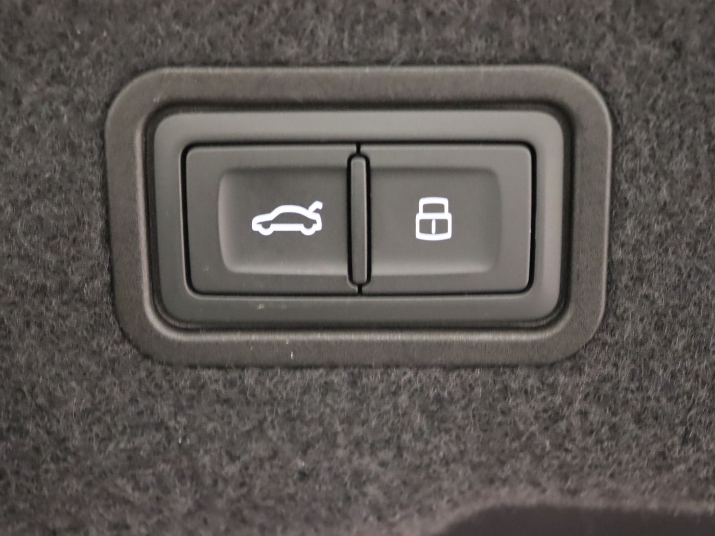 Fahrzeugabbildung Audi A8 lang 60 TDI quattro tiptronic |Matrix|Pano|LM