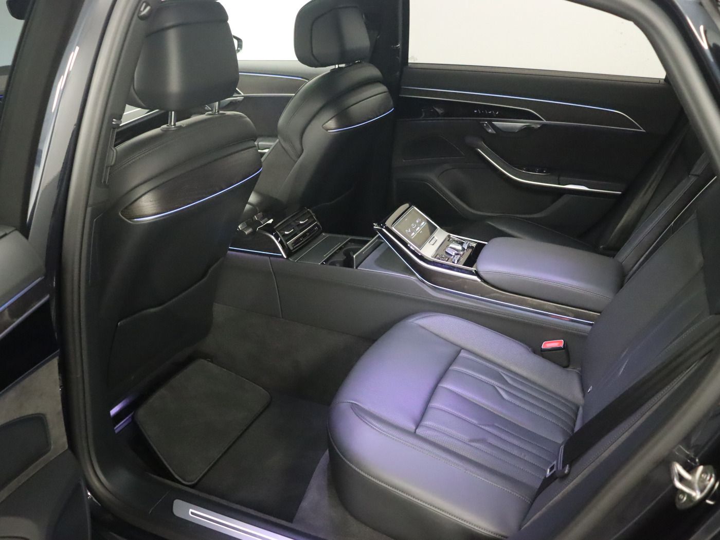 Fahrzeugabbildung Audi A8 lang 60 TDI quattro tiptronic |Matrix|Pano|LM