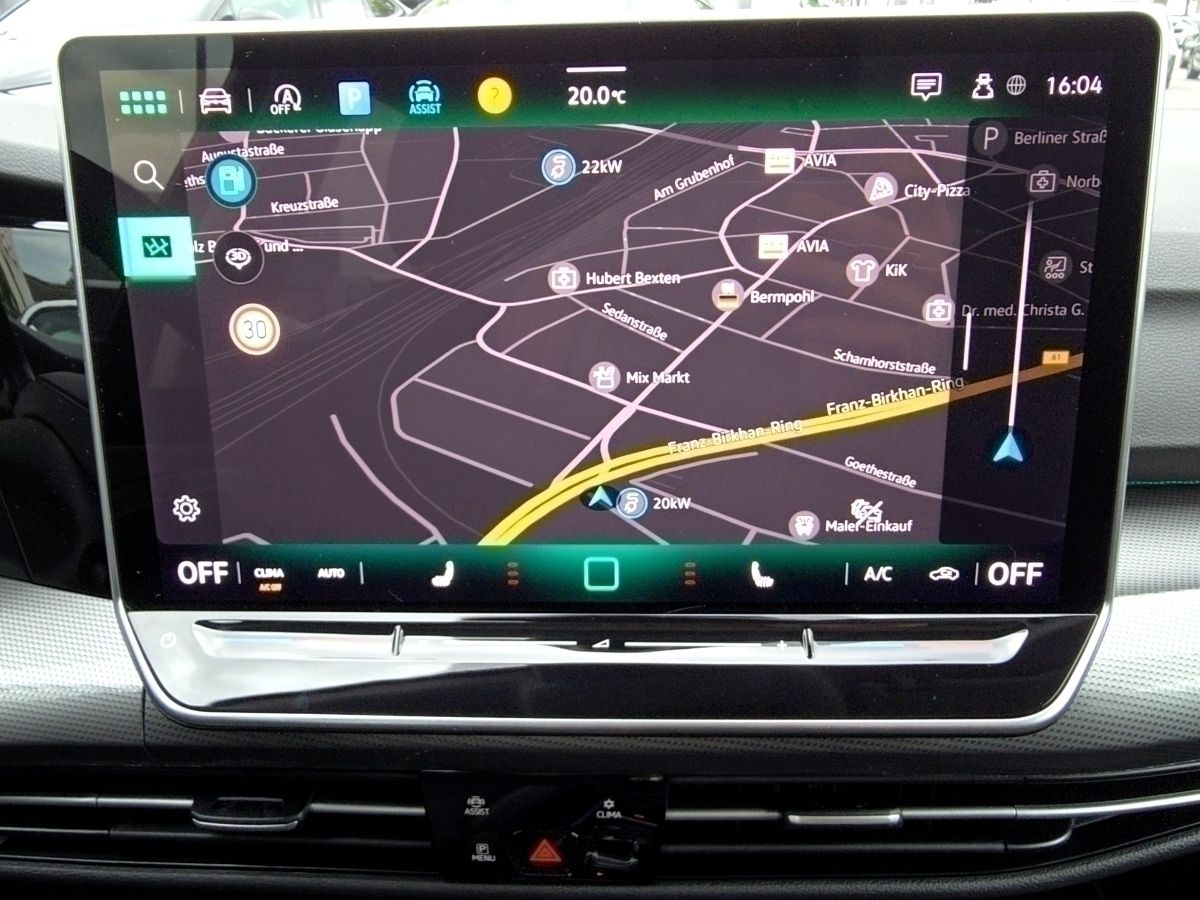 Fahrzeugabbildung Volkswagen Golf Variant 1.5 eTSI DSG Style Nav HUD Pano 360