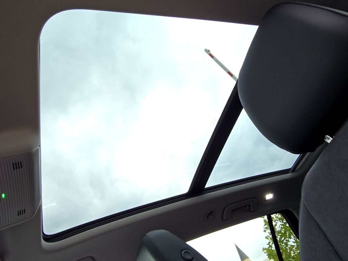 Fahrzeugabbildung Volkswagen Golf Variant 1.5 eTSI DSG Style Nav HUD Pano 360