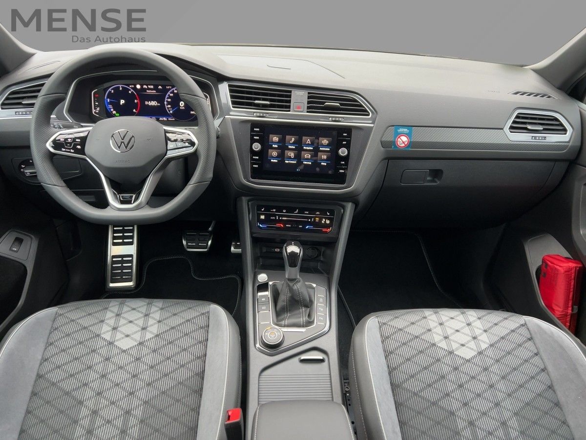 Fahrzeugabbildung Volkswagen Tiguan Allspace 2.0 TDI 4M DSG R-Line 7-Sitzer
