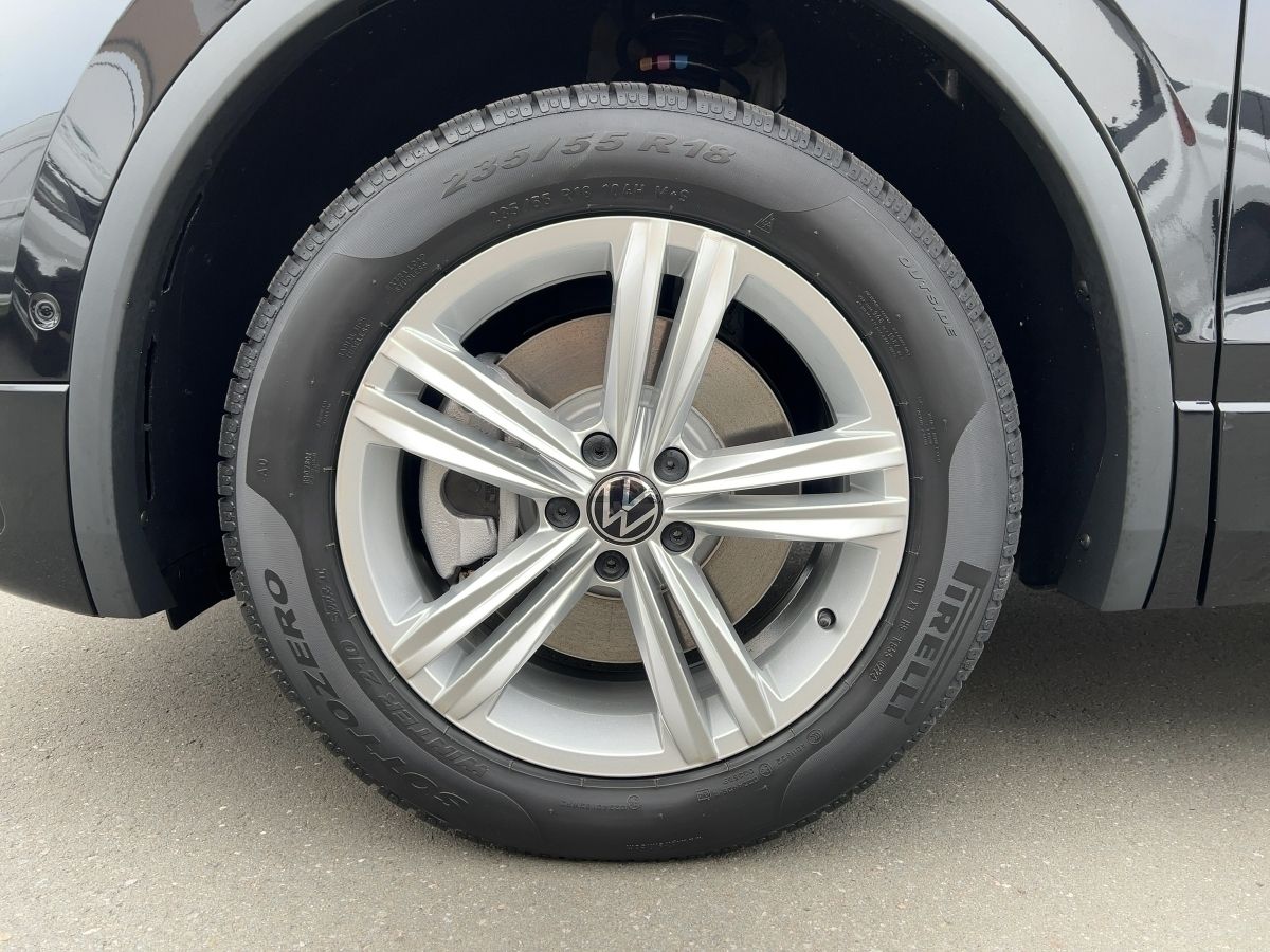 Fahrzeugabbildung Volkswagen Tiguan Allspace 2.0 TDI 4M DSG R-Line 7-Sitzer