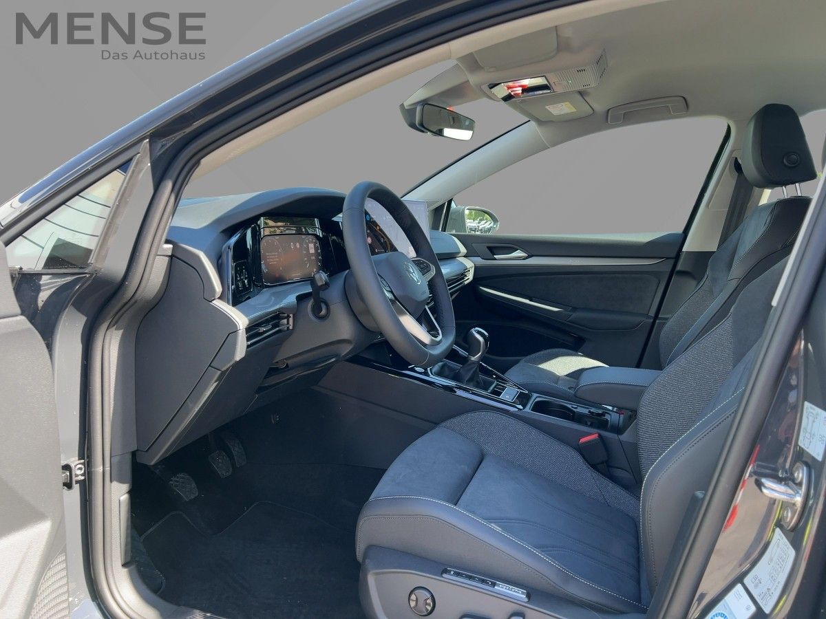 Fahrzeugabbildung Volkswagen Golf 1.5 TSI Style Navi HUD Climatronic Kamera