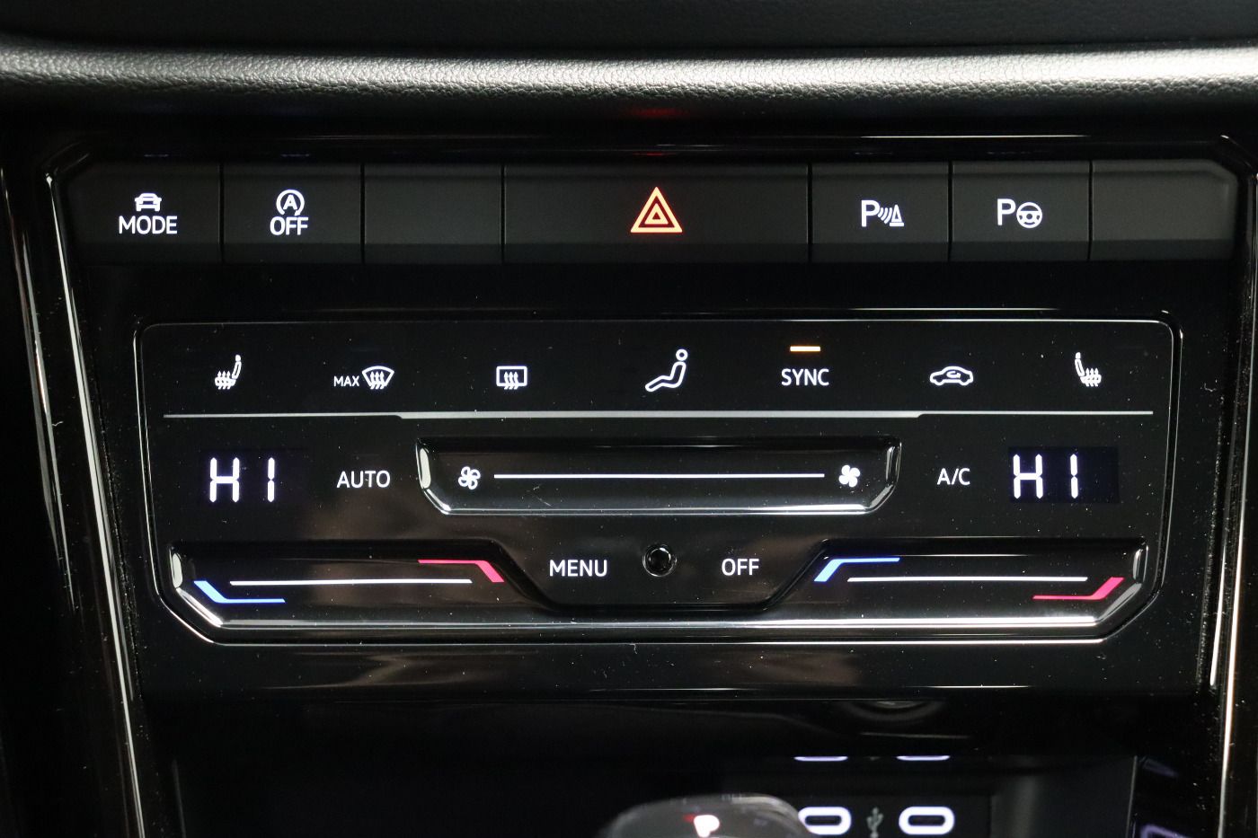 Fahrzeugabbildung Volkswagen T-Roc 2.0 TDI DSG R-line |FLA|Massage|CarPlay|LM