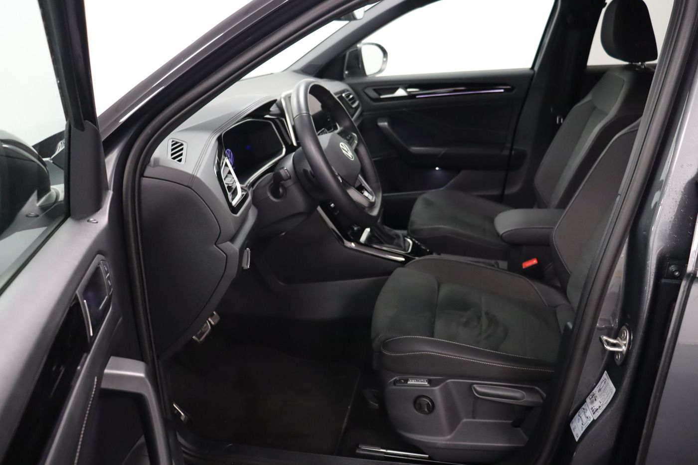 Fahrzeugabbildung Volkswagen T-Roc 2.0 TDI DSG R-line |FLA|Massage|CarPlay|LM