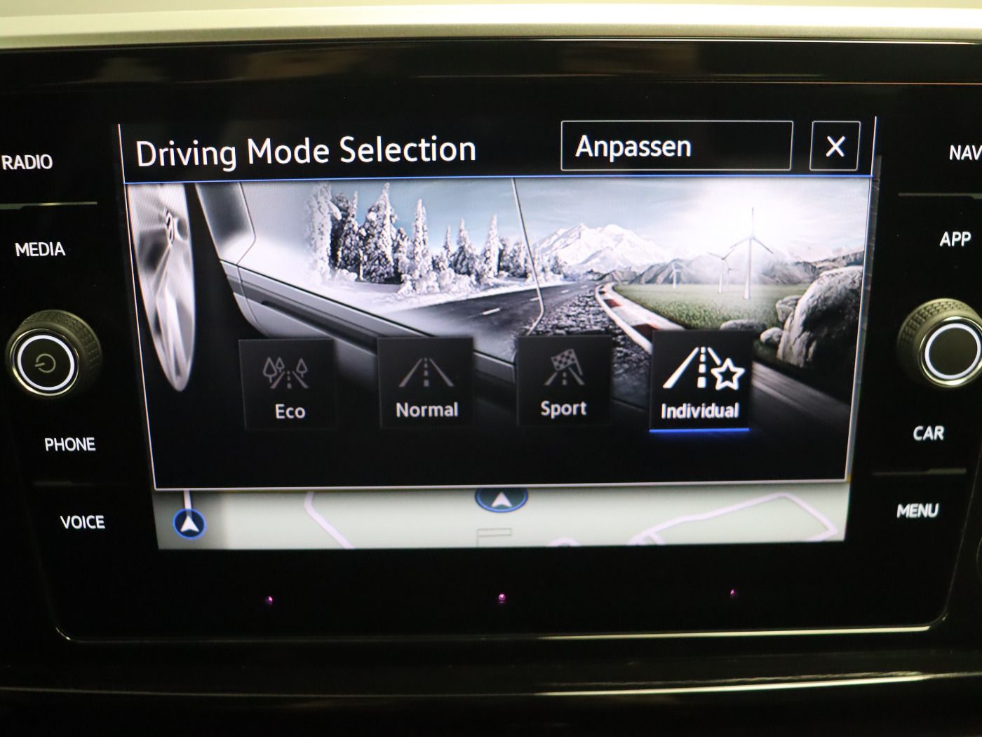 Fahrzeugabbildung Volkswagen T-Roc 2.0 TDI DSG R-line |ACC|VirtualCP|FLA|LED
