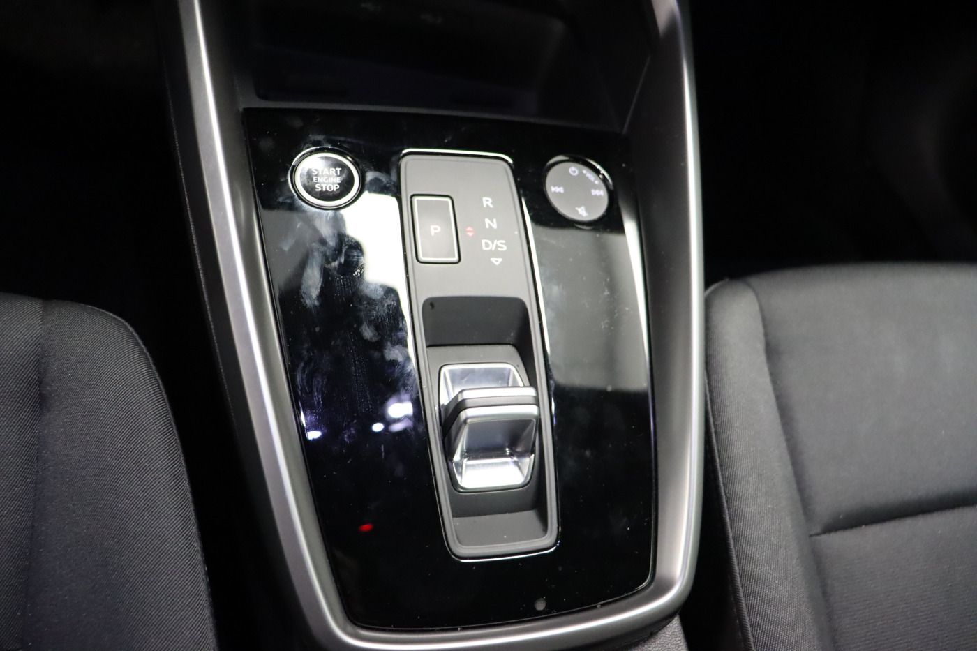 Fahrzeugabbildung Audi A3 Sportback 40 TFSI e S tronic advanced |FLA