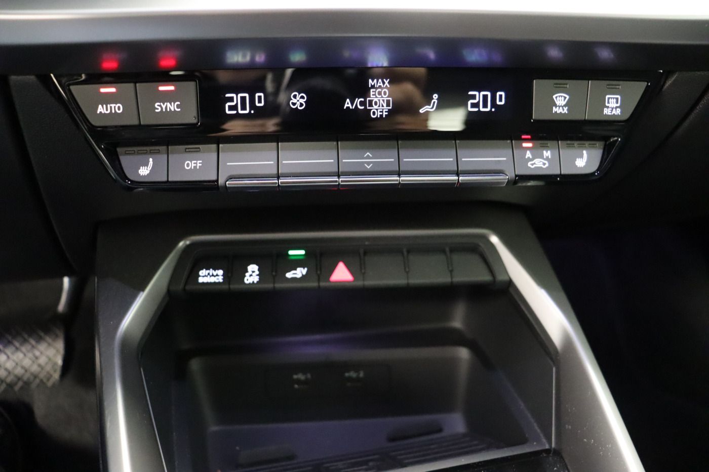 Fahrzeugabbildung Audi A3 Sportback 40 TFSI e S tronic advanced |FLA