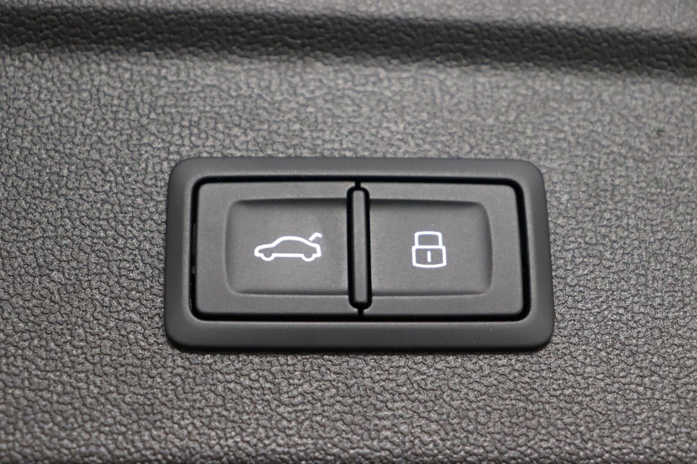 Fahrzeugabbildung Audi A3 Sportback 40 TFSI e S tronic advanced |FLA