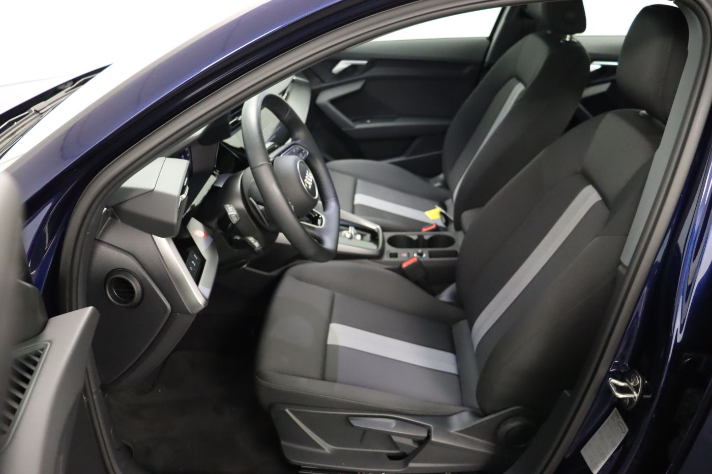 Fahrzeugabbildung Audi A3 Sportback 40 TFSI e S tronic advanced |FLA