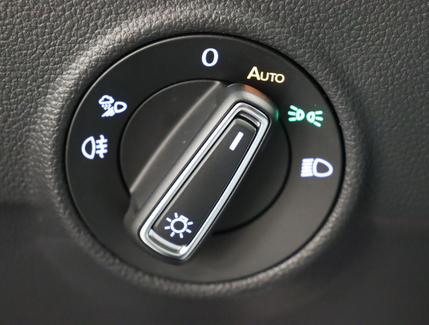 Fahrzeugabbildung Volkswagen T-Roc 1.5 TSI DSG Style |ACC|FLA|VirtualCP|LED|L