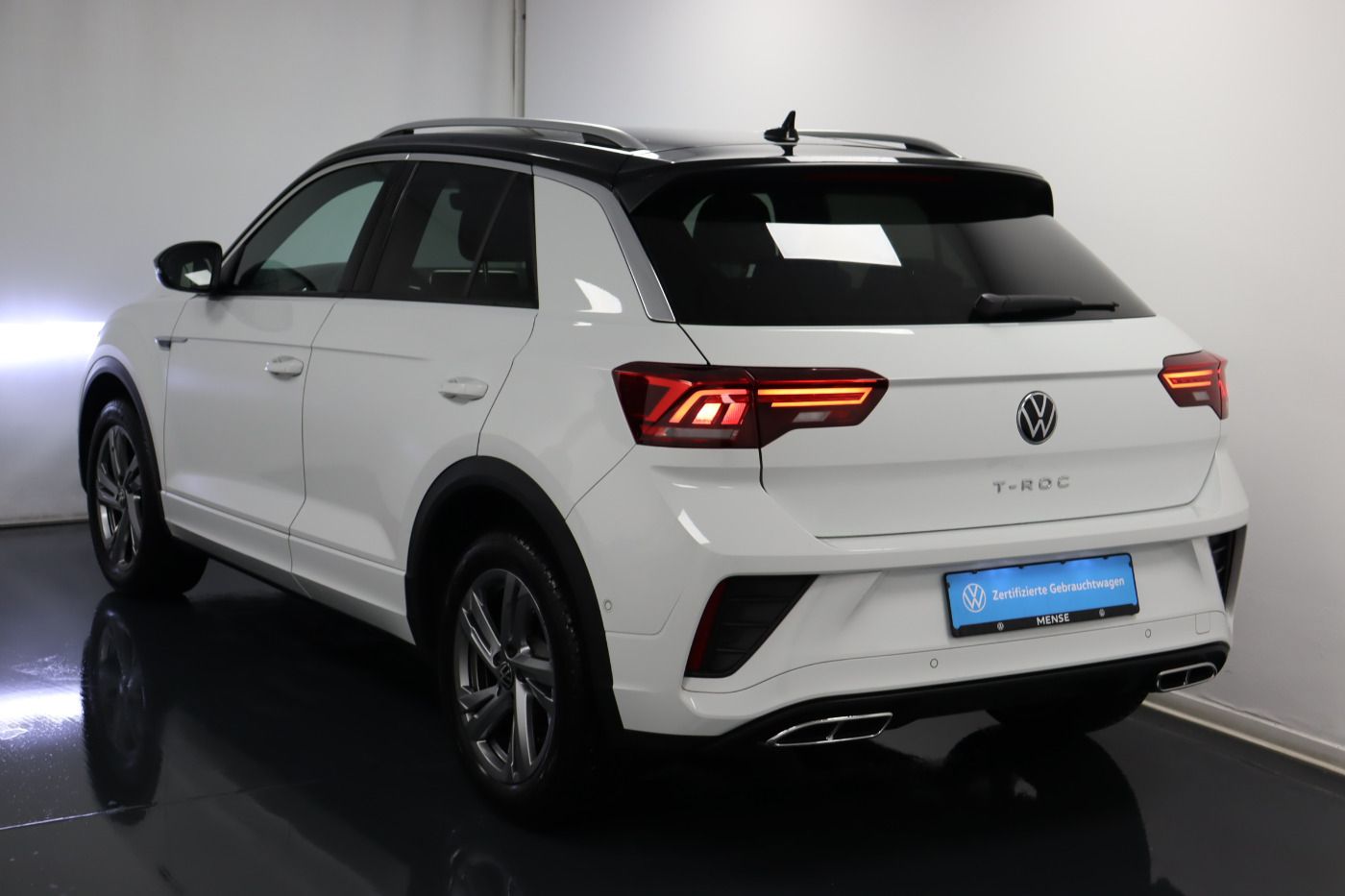 Fahrzeugabbildung Volkswagen T-Roc 2.0 TDI DSG R-Line |FLA|Massage|CarPlay|LE