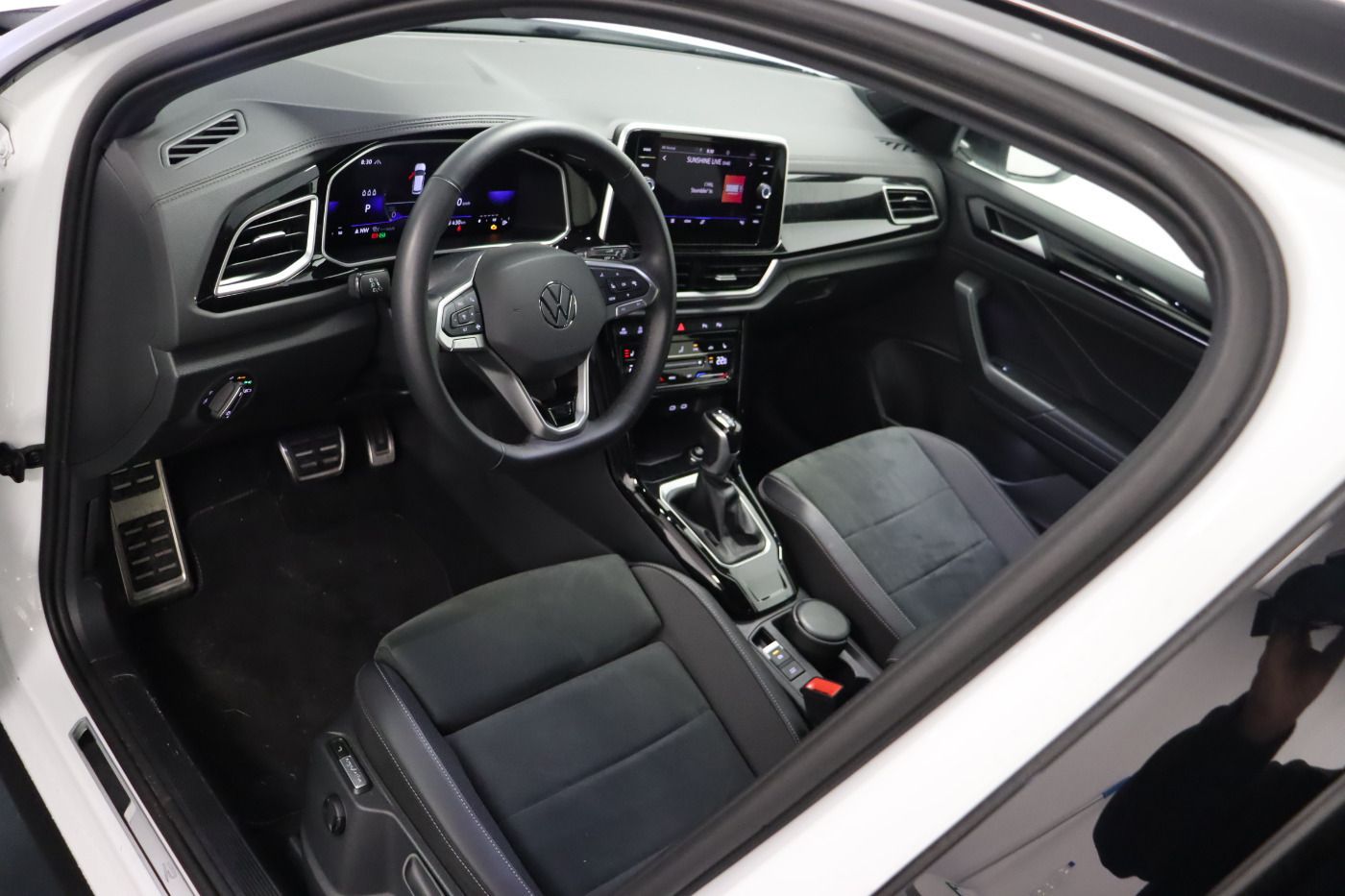 Fahrzeugabbildung Volkswagen T-Roc 2.0 TDI DSG R-Line |FLA|Massage|CarPlay|LE