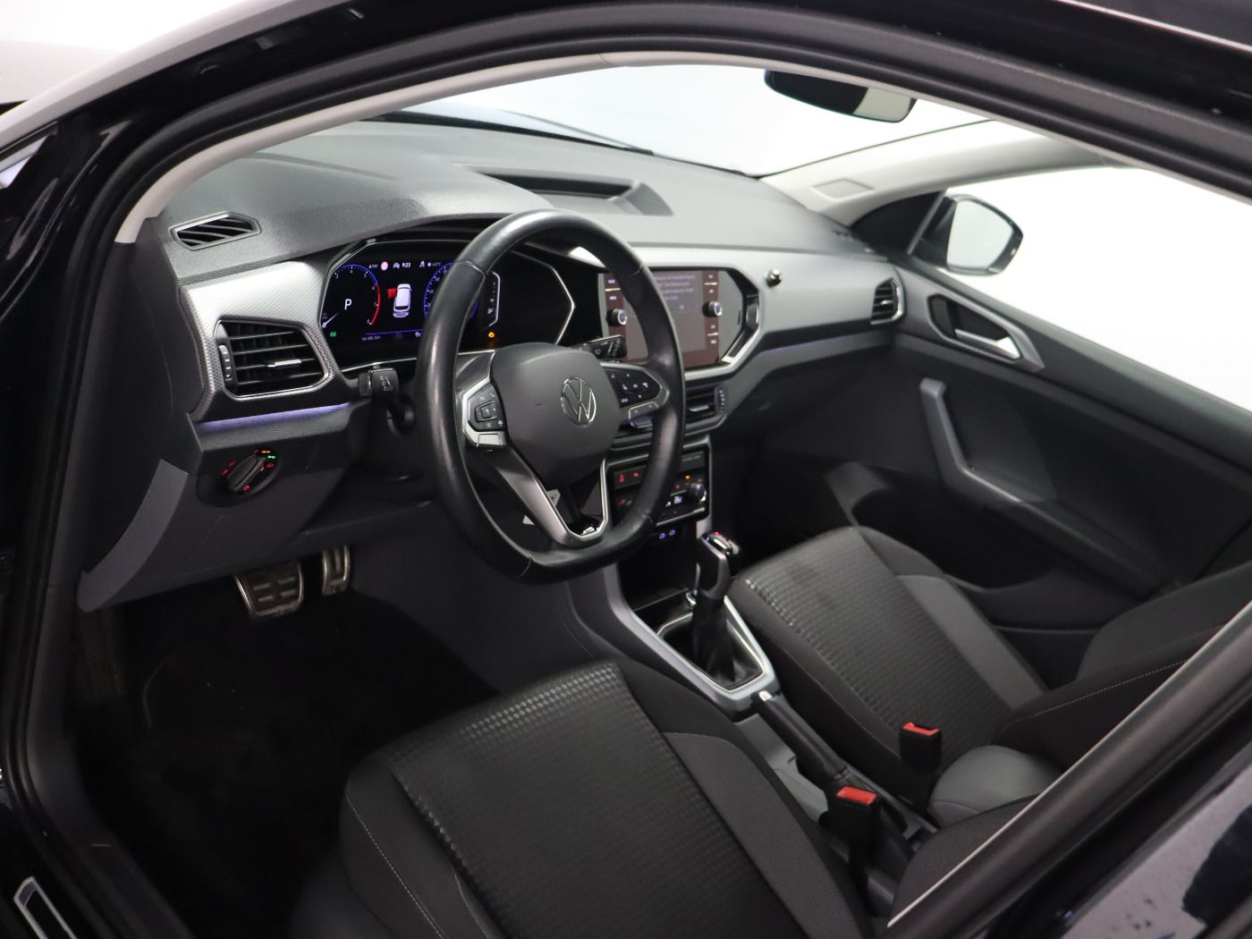 Fahrzeugabbildung Volkswagen T-Cross 1.5 TSI DSG Life R-line |ACC|VirtualCP