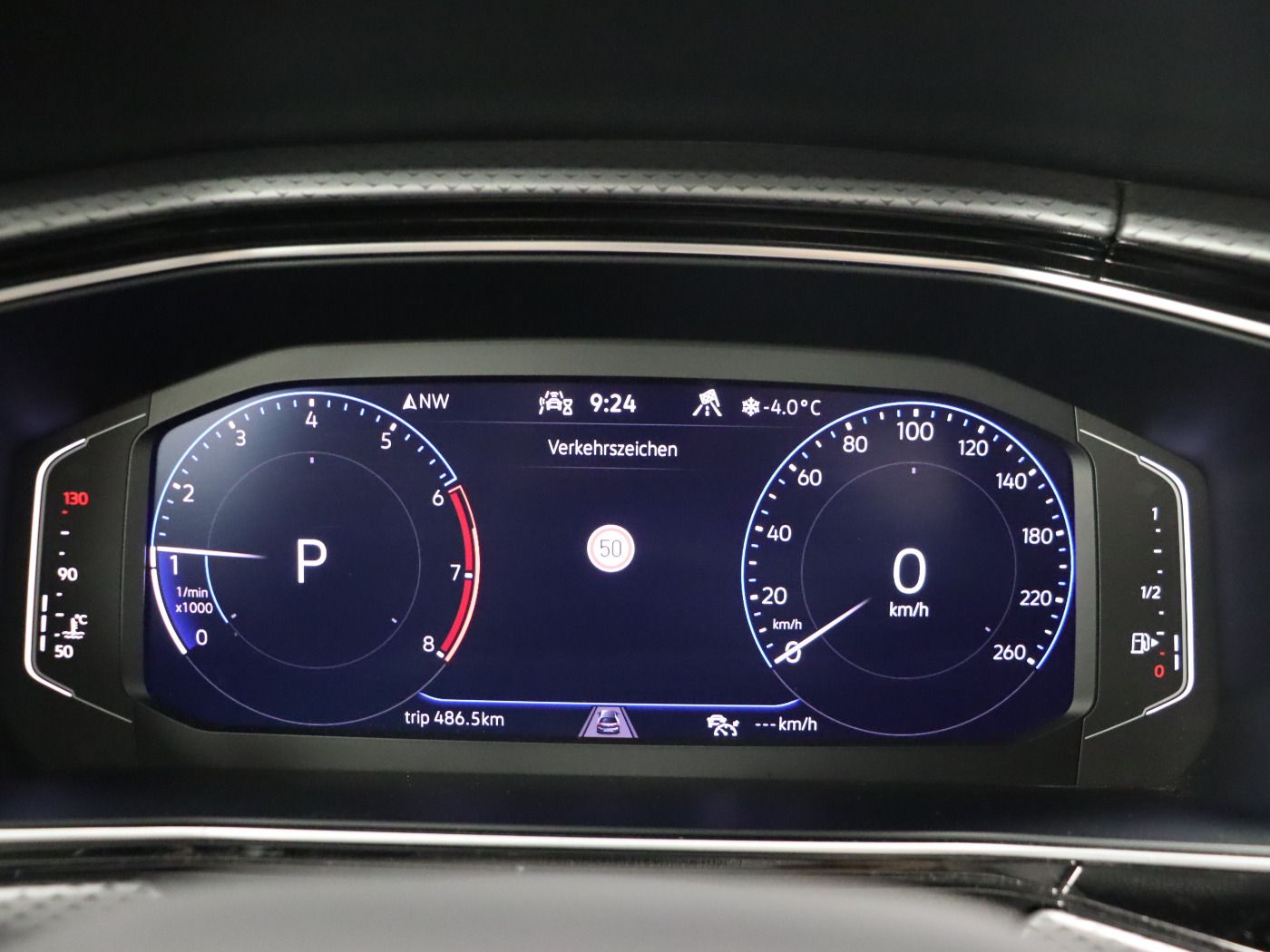 Fahrzeugabbildung Volkswagen T-Cross 1.5 TSI DSG Life R-line |ACC|VirtualCP