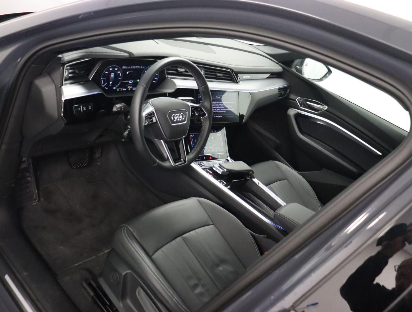 Fahrzeugabbildung Audi Q8 e-tron Sportback 55 quattro advanced |Luft