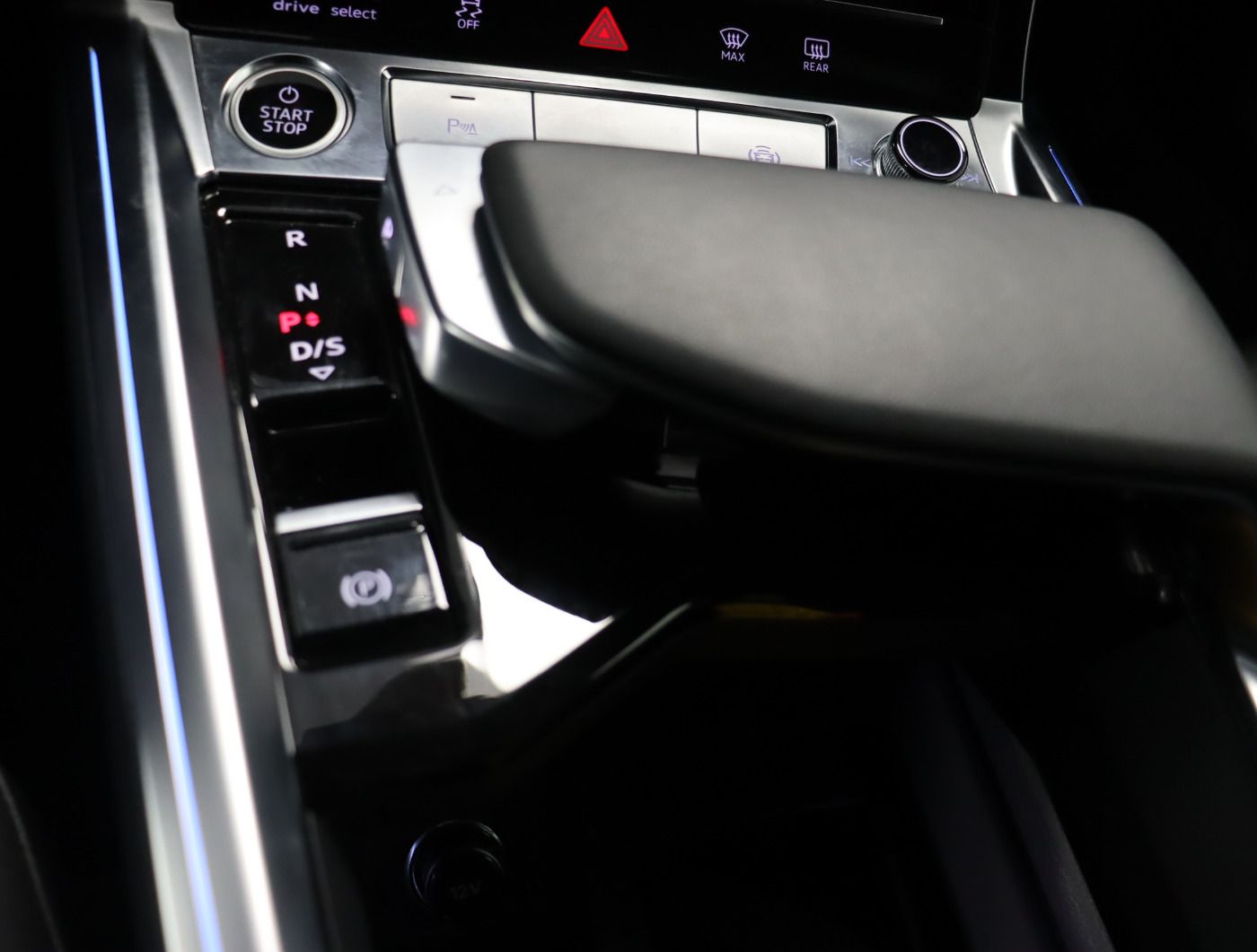 Fahrzeugabbildung Audi Q8 e-tron Sportback 55 quattro advanced |Luft