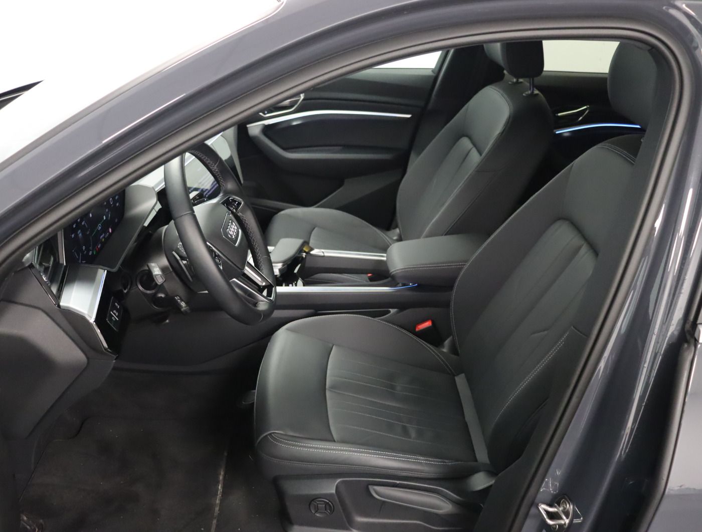 Fahrzeugabbildung Audi Q8 e-tron Sportback 55 quattro advanced |Luft