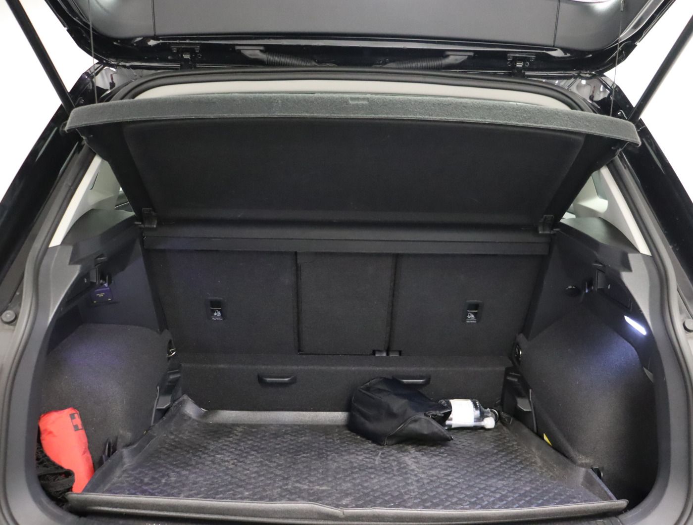 Fahrzeugabbildung Volkswagen Tiguan 1.5 TSI DSG Life |AHK|Matrix|ACC|FLA|LM