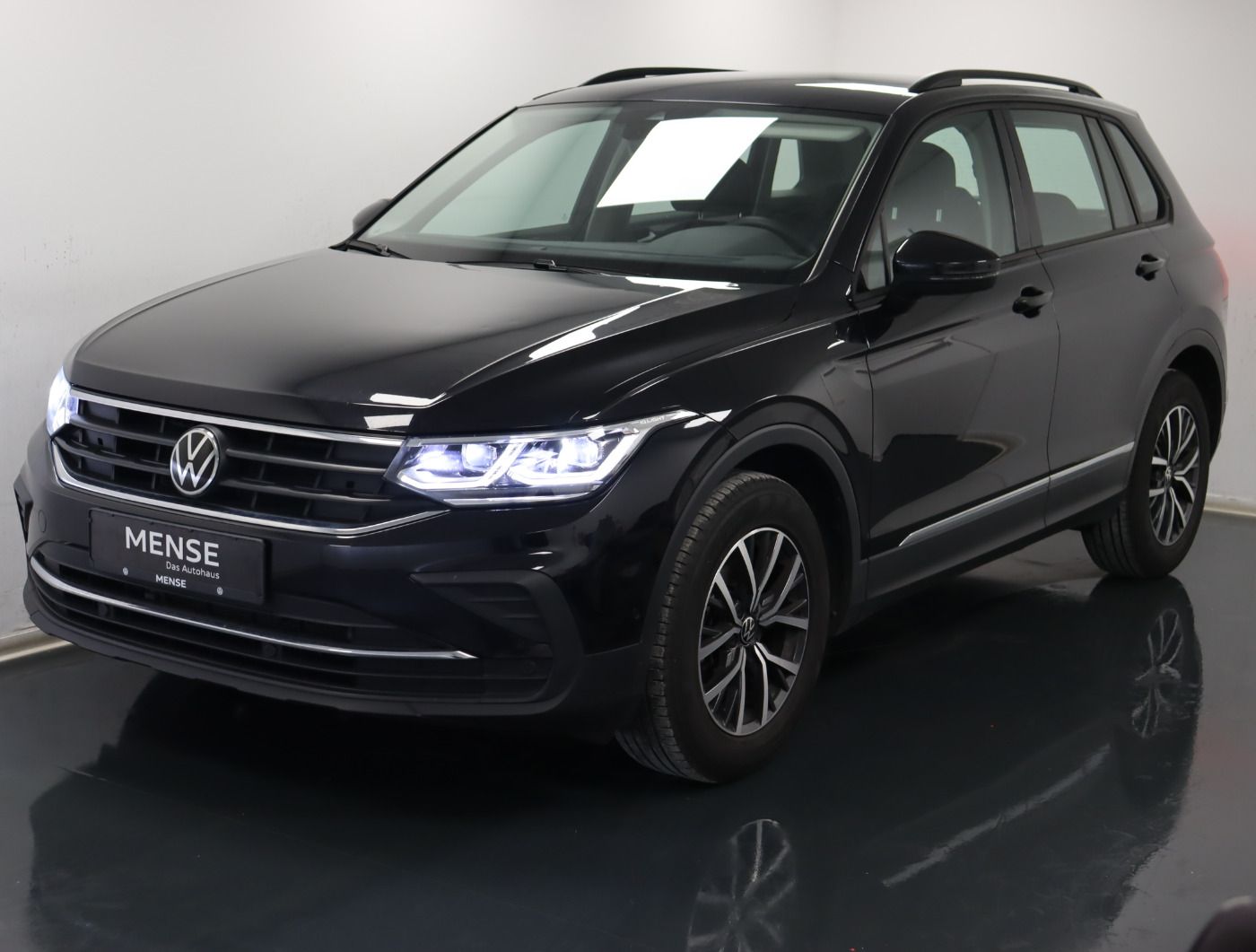 Fahrzeugabbildung Volkswagen Tiguan 1.5 TSI DSG Life |AHK|Matrix|ACC|FLA|LM