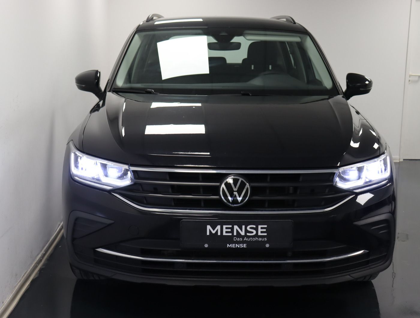 Fahrzeugabbildung Volkswagen Tiguan 1.5 TSI DSG Life |AHK|Matrix|ACC|FLA|LM