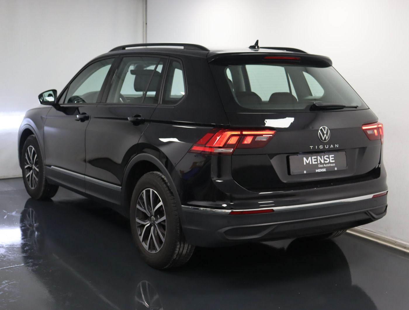 Fahrzeugabbildung Volkswagen Tiguan 1.5 TSI DSG Life |AHK|Matrix|ACC|FLA|LM