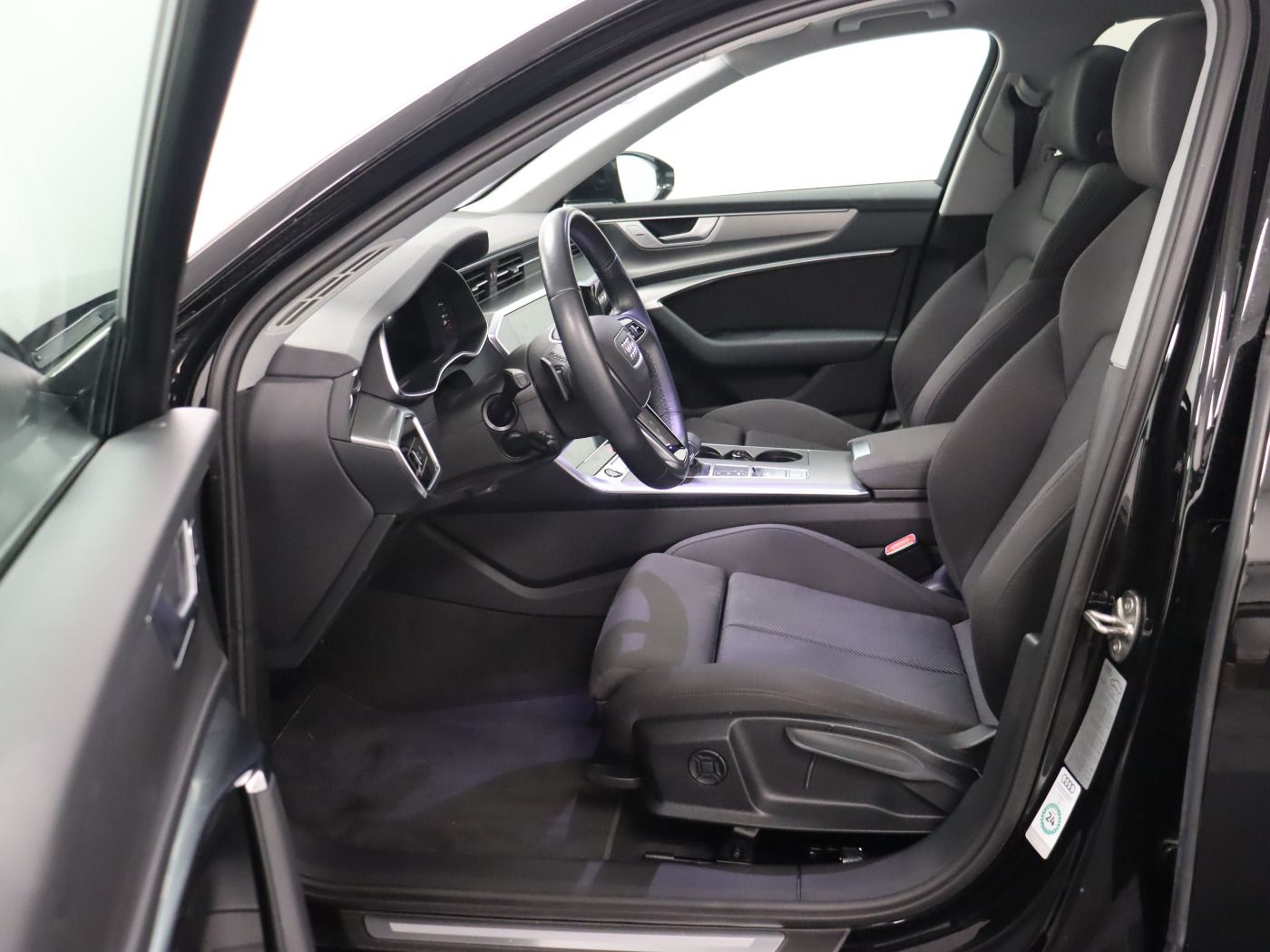 Fahrzeugabbildung Audi A6 Avant 50 TFSI e quattro S tronic sport |AHK