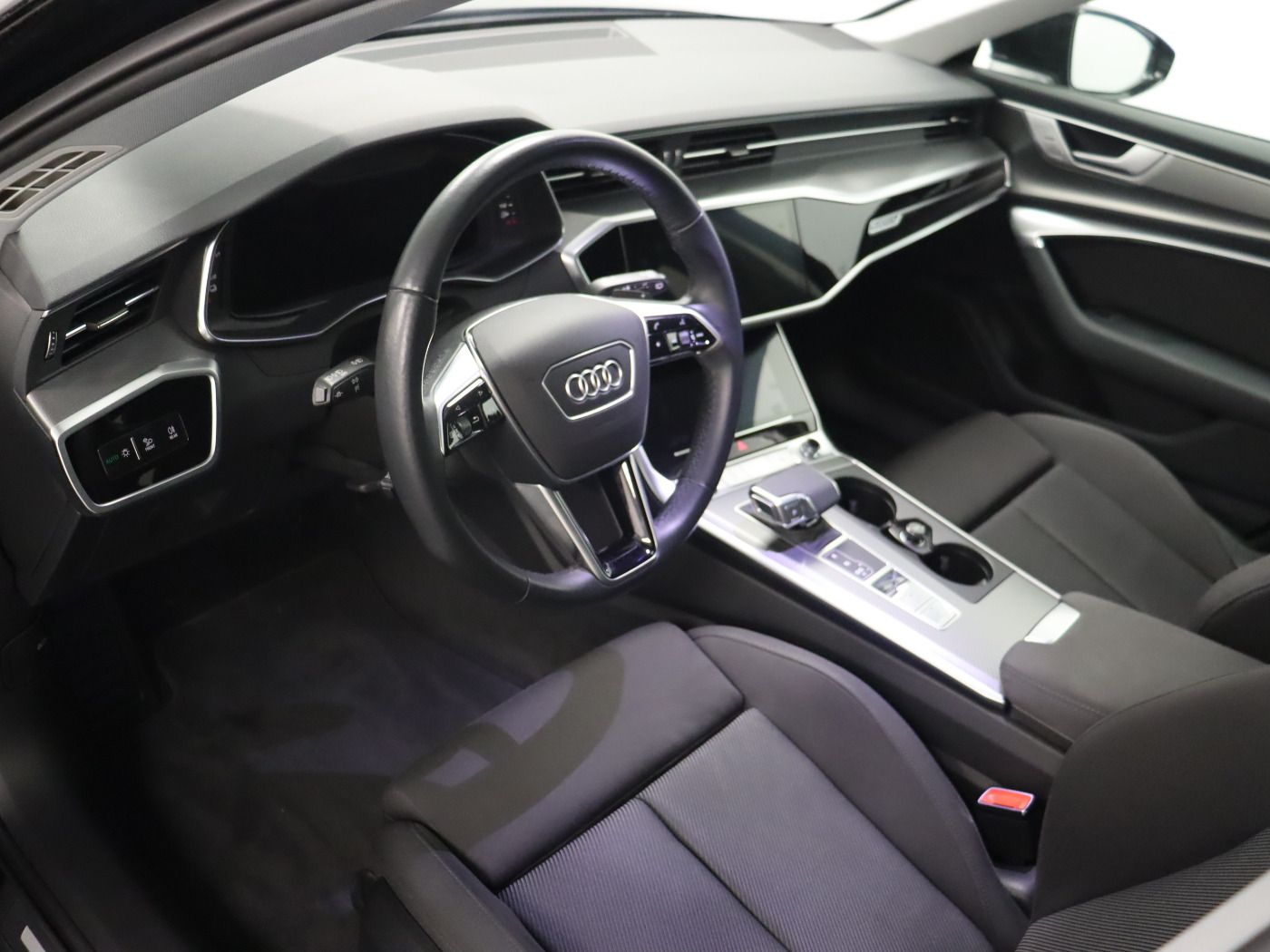 Fahrzeugabbildung Audi A6 Avant 50 TFSI e quattro S tronic sport |AHK