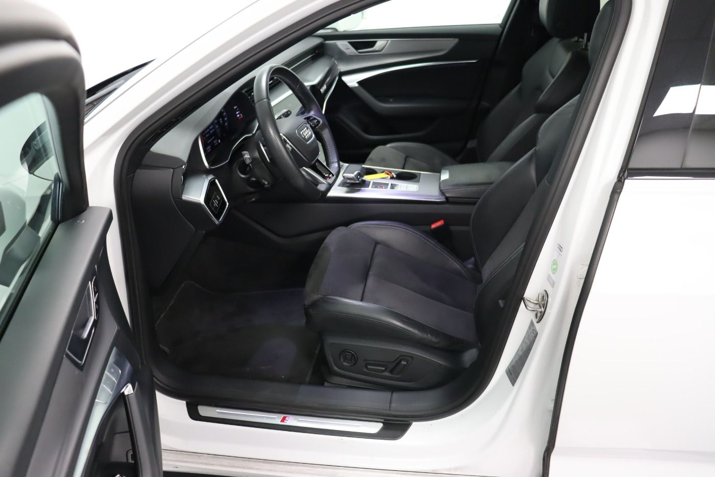 Fahrzeugabbildung Audi A6 Avant 50 TDI quattro S tronic S line |Matrix