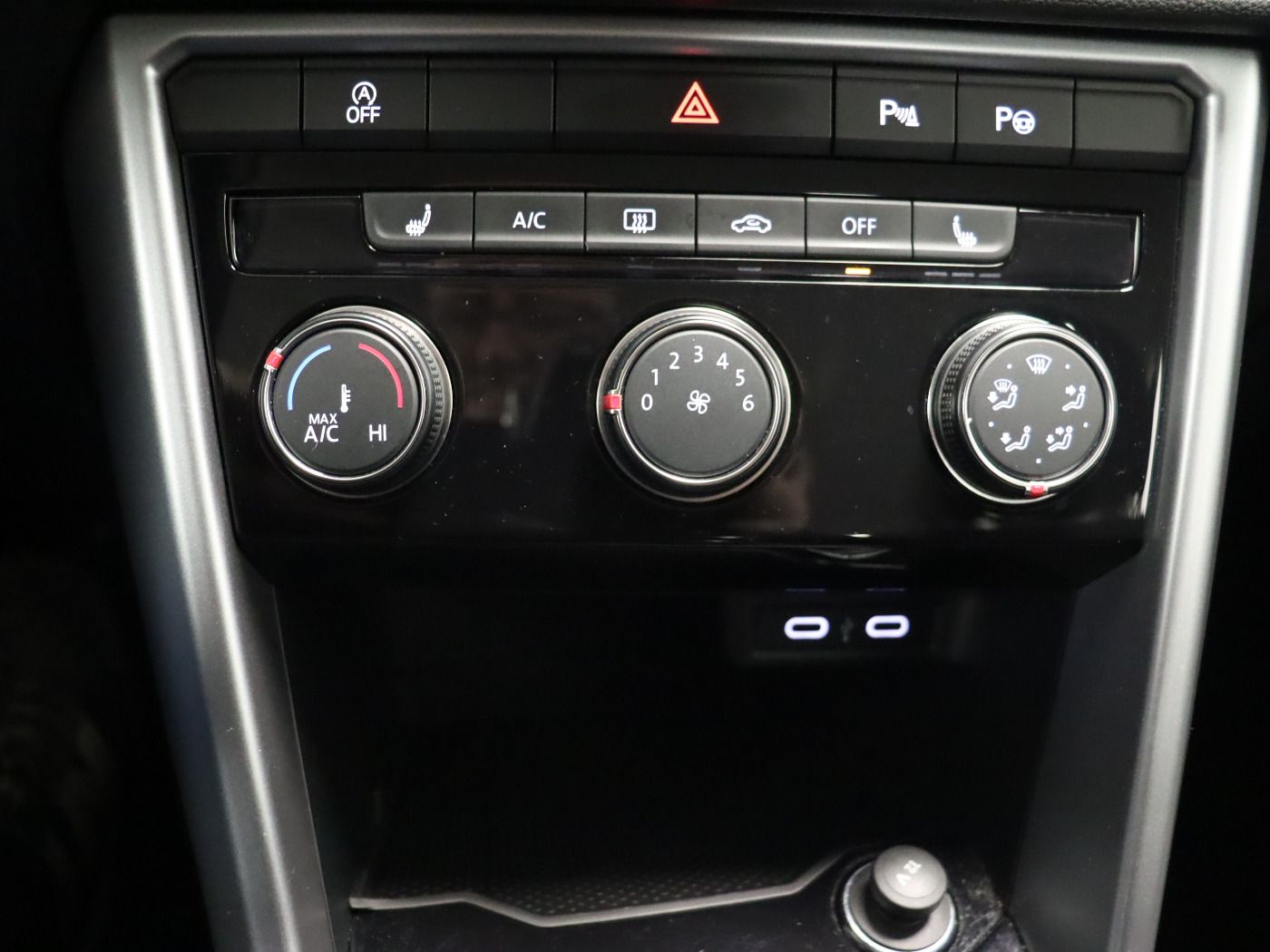 Fahrzeugabbildung Volkswagen T-Roc 2.0 TDI DSG Life |VirtualCP|CarPlay|LM|LED