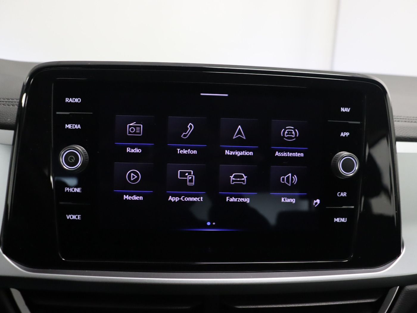 Fahrzeugabbildung Volkswagen T-Roc 2.0 TDI DSG Life |VirtualCP|CarPlay|LM|LED