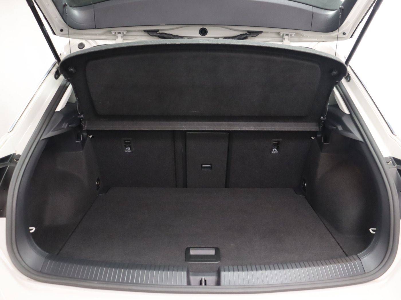 Fahrzeugabbildung Volkswagen T-Roc 2.0 TDI DSG Life |VirtualCP|CarPlay|LM|LED